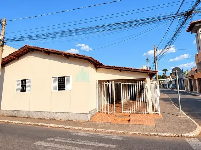 Terreno com 278m², à venda, no bairro Setor Central em Catalão