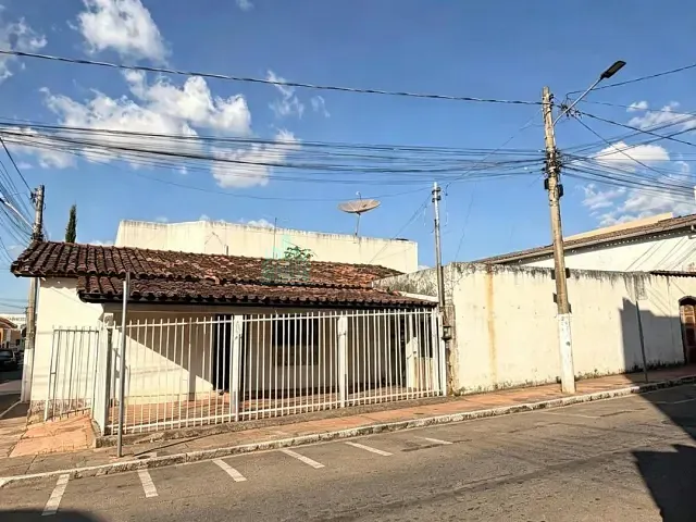 Terreno com 278m², à venda, no bairro Setor Central em Catalão