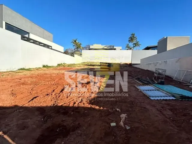Terreno com 528m², à venda, no bairro Jardim Shangri-Lá em Bauru
