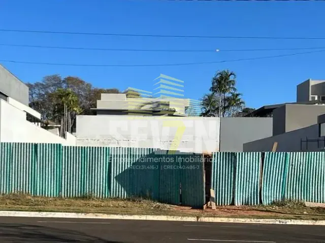 Terreno com 528m², à venda, no bairro Jardim Shangri-Lá em Bauru