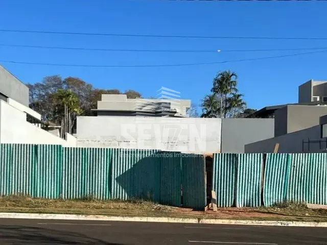 Terreno com 528m², à venda, no bairro Jardim Shangri-Lá em Bauru