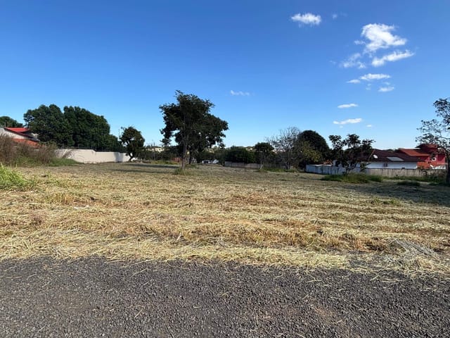 Terreno com 403m², à venda, no bairro Portal do Rio Quente em Rio Quente