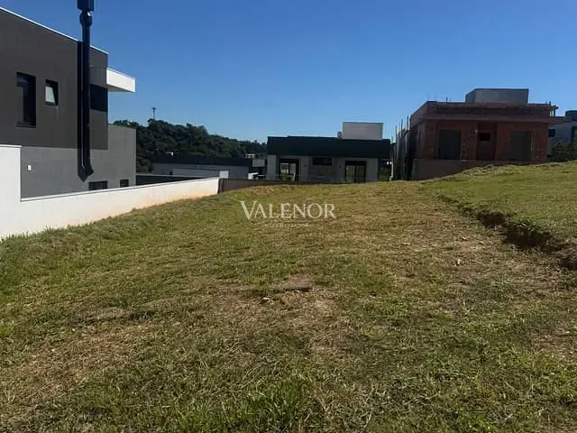 Terreno com 360m², à venda, no bairro Loteamento Brisas do Lago em Jundiaí