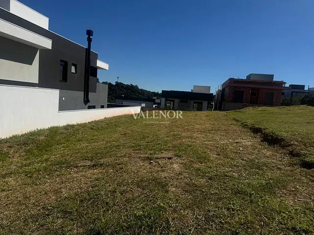 Terreno com 360m², à venda, no bairro Loteamento Brisas do Lago em Jundiaí