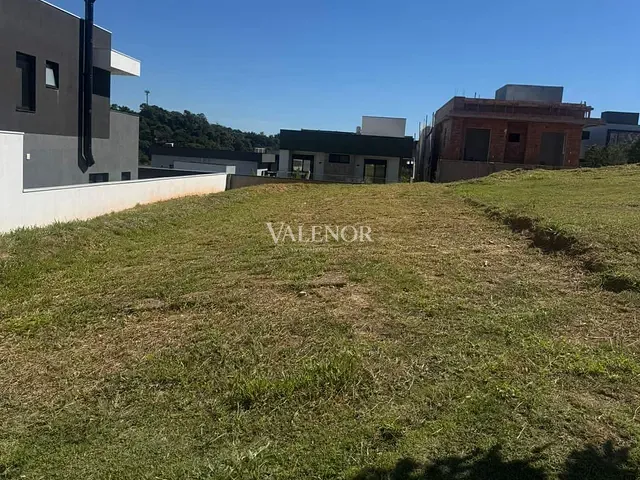 Terreno com 360m², à venda, no bairro Loteamento Brisas do Lago em Jundiaí