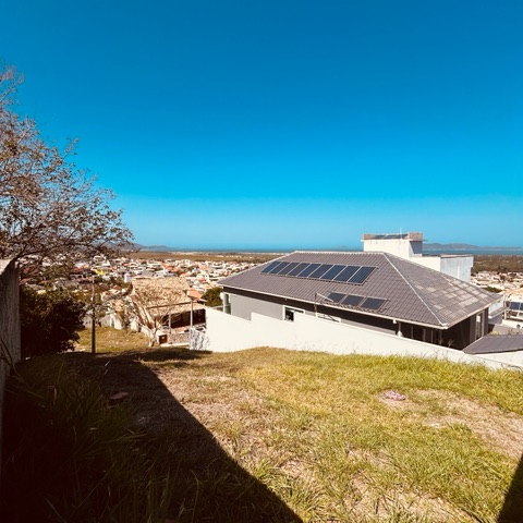 Terreno com 420m², à venda, no bairro Peró em Cabo Frio