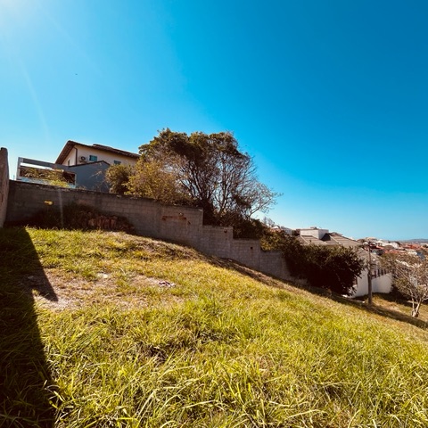 Terreno com 420m², à venda, no bairro Peró em Cabo Frio