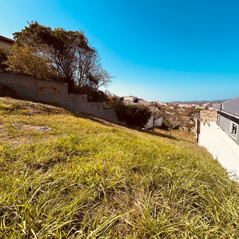 Terreno com 420m², à venda, no bairro Peró em Cabo Frio