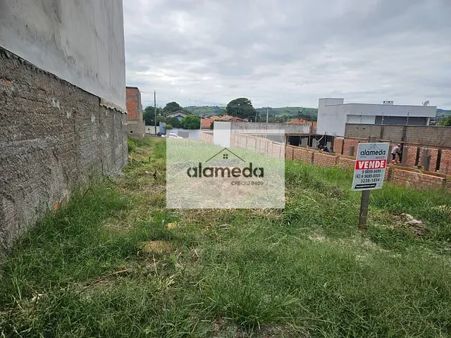 Terreno com 301m², à venda, no bairro POMPEIA 3 em Jacarezinho
