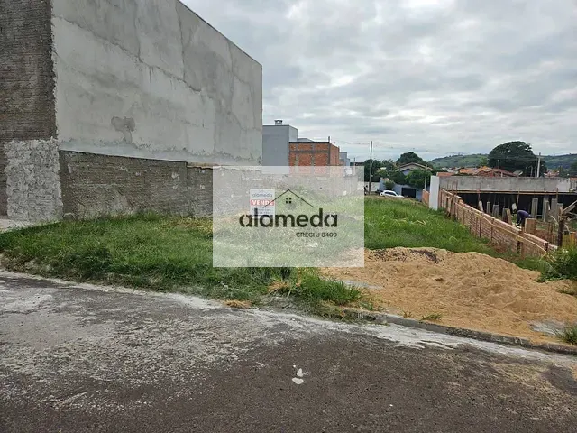 Terreno com 301m², à venda, no bairro POMPEIA 3 em Jacarezinho