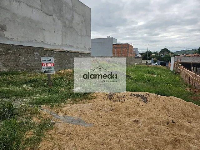 Terreno com 301m², à venda, no bairro POMPEIA 3 em Jacarezinho