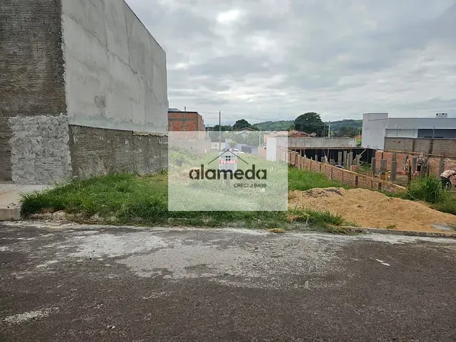 Terreno com 301m², à venda, no bairro POMPEIA 3 em Jacarezinho