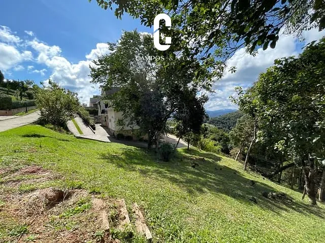 Terreno com 1011m², à venda, no bairro Parque Pedra do Baú em Campos do Jordão