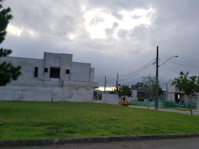 Terreno com 359m², à venda, no bairro Jardim São Pedro em Mogi das Cruzes