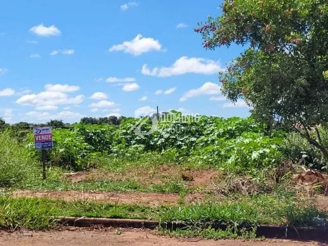 Terreno com 250m², à venda, no bairro Loteamento Terra Jardim em Uberaba