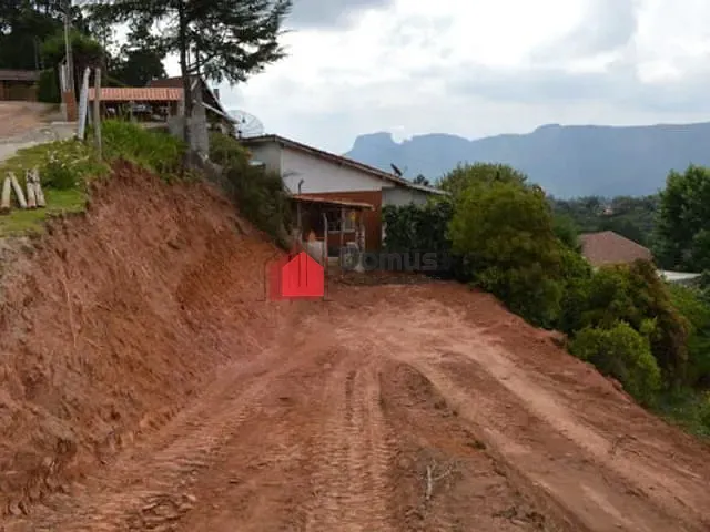 Terreno com 1292m², à venda, no bairro Vila Abernéssia em Campos Do Jordão