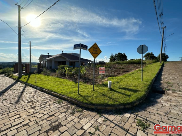 Terreno com 374m², à venda, no bairro Loteamento Jubelino Frison em Nova Prata