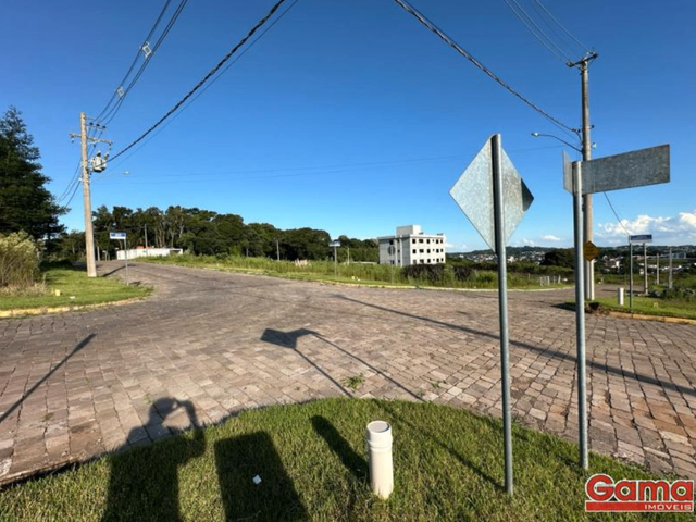 Terreno com 374m², à venda, no bairro Loteamento Jubelino Frison em Nova Prata