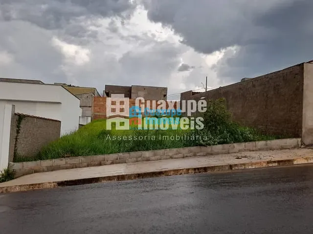 Terreno com 200m², à venda, no bairro Jardim Aeroporto em Guaxupé