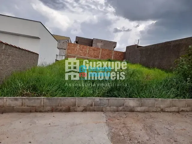 Terreno com 200m², à venda, no bairro Jardim Aeroporto em Guaxupé