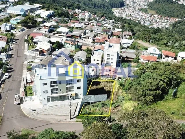 Terreno com 388m², à venda, no bairro Petrópolis em Concórdia