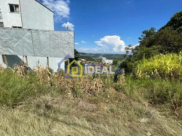 Terreno com 388m², à venda, no bairro Petrópolis em Concórdia
