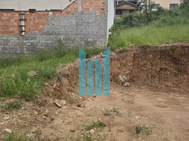 Terreno com 250m², à venda, no bairro Jardim Bandeirantes em Poços de Caldas