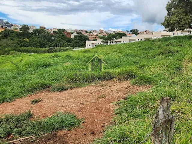 Terreno com 1636m², à venda, no bairro Morada do Sol em Guaxupé
