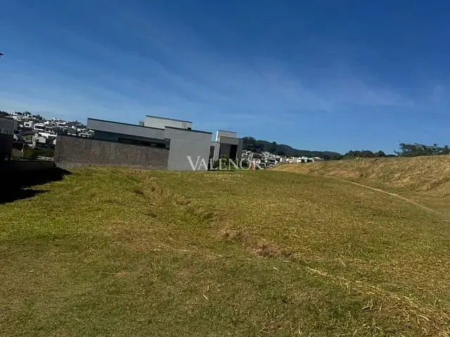 Terreno com 791m², à venda, no bairro Loteamento Brisas do Lago em Jundiaí