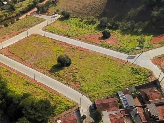 Terreno com 160m², à venda, no bairro Loteamento Serras Verdes  em Córrego do Bom Jesus