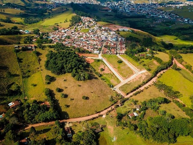 Terreno com 160m², à venda, no bairro Loteamento Serras Verdes  em Córrego do Bom Jesus
