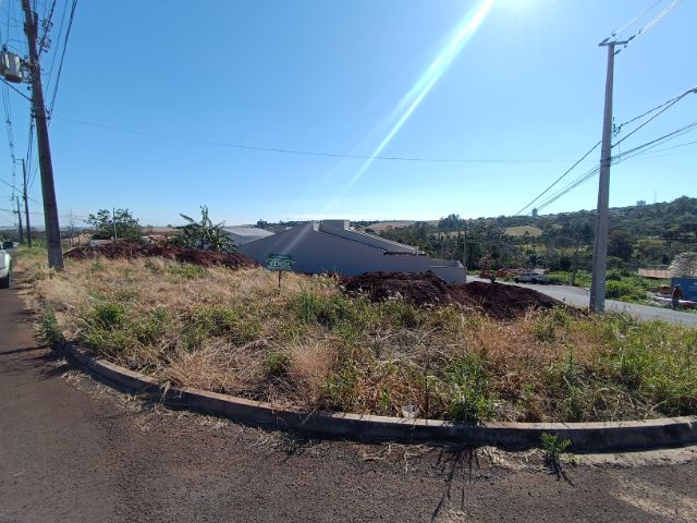 Terreno com 472m², à venda, no bairro Jardim Primavera em Apucarana
