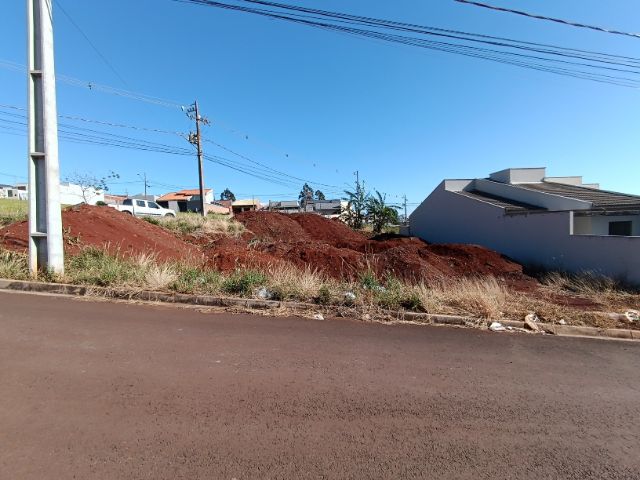 Terreno com 472m², à venda, no bairro Jardim Primavera em Apucarana