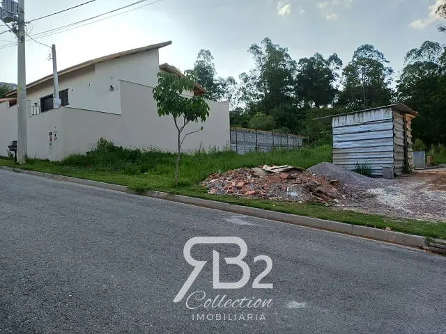 Terreno com 275m², à venda, no bairro Pinheirinho em Vinhedo
