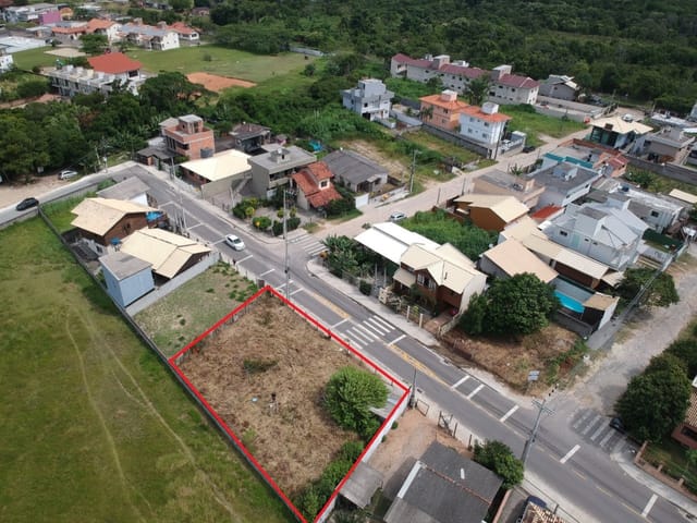 Foto do Terreno - Terreno plano de 481,76m² (27,43X18,57) na Servidão Laura Duarte Prazeres - Campeche - Florianópolis/SC. | Costão Sul Imóveis