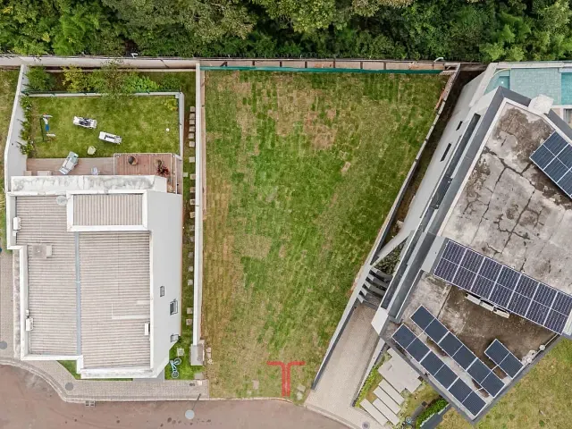 Terreno com 389m², à venda, no bairro Campo Comprido em Curitiba