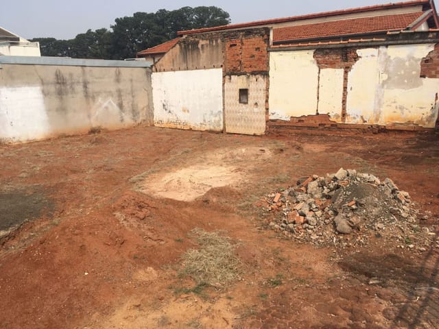 Terreno com 338m², à venda, no bairro Vila Frezzarim em Americana