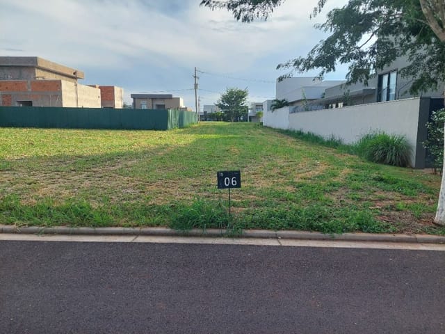 Terreno com 291m², à venda, no bairro Jardim Pinheiros em Birigüi