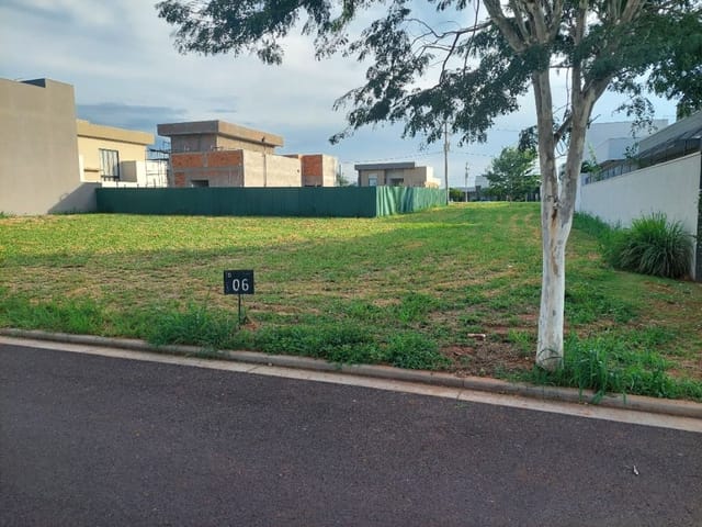 Terreno com 291m², à venda, no bairro Jardim Pinheiros em Birigüi