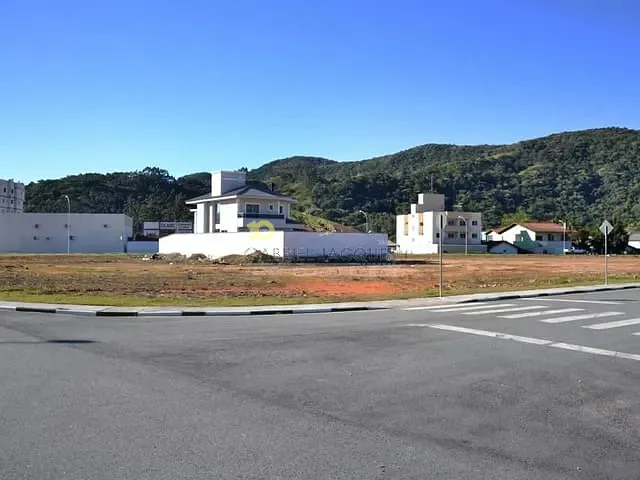 Terreno com 435m², à venda, no bairro Vila Becker em Santo Amaro da Imperatriz