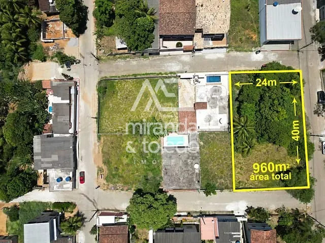 Terreno com 960m², à venda, no bairro Portinho em Piúma