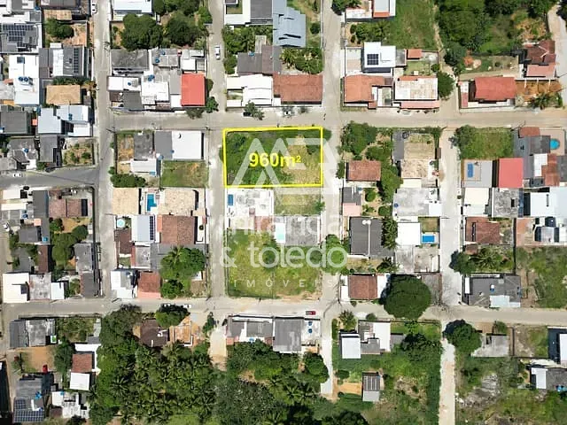 Terreno com 960m², à venda, no bairro Portinho em Piúma