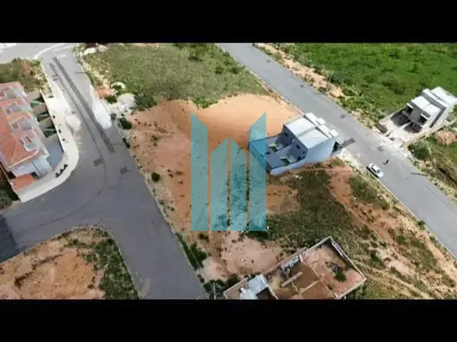 Terreno com 250m², à venda, no bairro Jardim Bandeirantes em Poços de Caldas