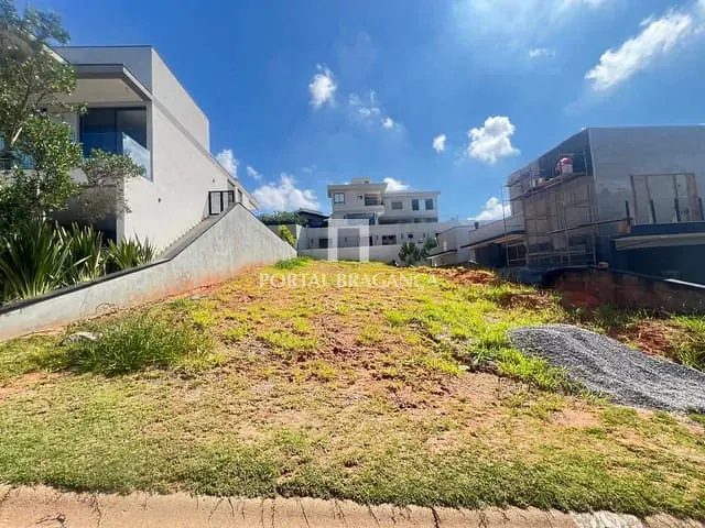 Terreno com 455m², à venda, no bairro Condomínio Residencial Campos do Conde em Bragança Paulista