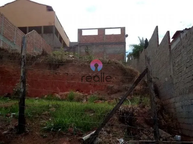 Terreno à venda, no bairro Arvoredo 2ª Seção em Contagem