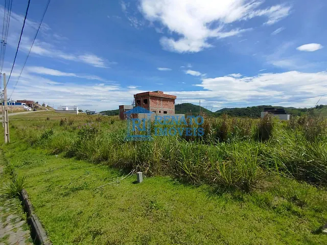 Terreno com 150m², à venda, no bairro Peróbas (Pachecos) em Itaboraí