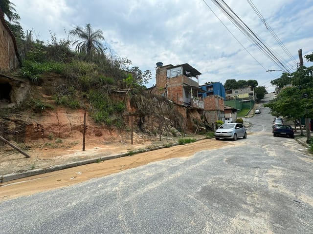 Terreno com 175m², à venda, no bairro Monte Azul em Belo Horizonte