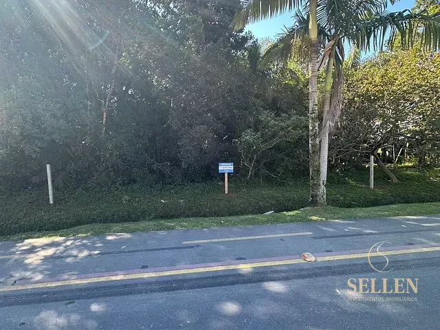 Terreno com 485m², à venda, no bairro Praia do Estaleiro em Balneário Camboriú