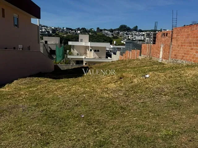 Terreno com 455m², à venda, no bairro Loteamento Brisas do Lago em Jundiaí