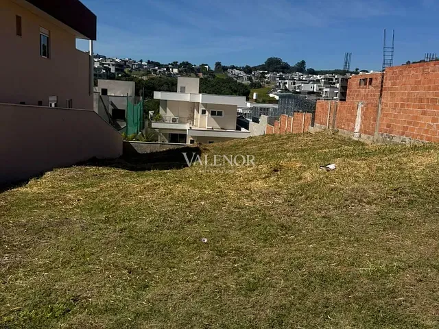 Terreno com 455m², à venda, no bairro Loteamento Brisas do Lago em Jundiaí